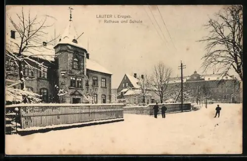 AK Lauter / Erzg., Rathaus und Schule im Winter