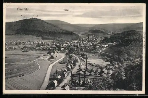 AK Eiserfeld, Totalansicht mit Fabrikanlagen und Fernblick
