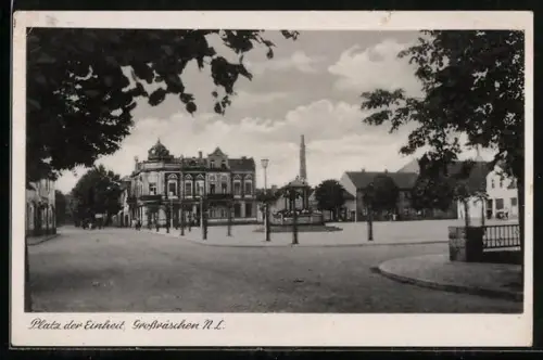 AK Grossräschen /N. L., Platz der Einheit mit Denkmal