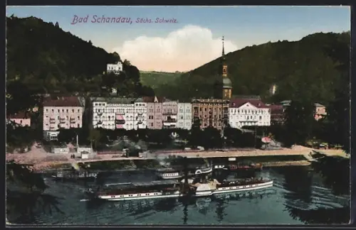 AK Bad Schandau /Sächs. Schweiz, Blick von der Elbe aus mit Raddampfer