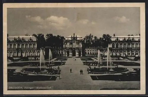 AK Dresden, Zwinger-Wallpavillon mit Grünanlagen