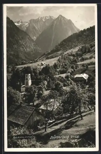 AK Bürserberg /Vrlbg., Ortsansicht mit Kirche vom Berghang aus