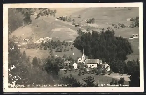 AK St. Gerold im Gr. Walsertal, Ortsansicht mit Kirche aus der Vogelschau
