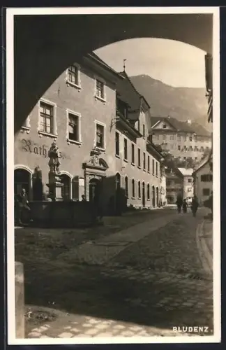 AK Bludenz, Marktplatz mit Rathaus