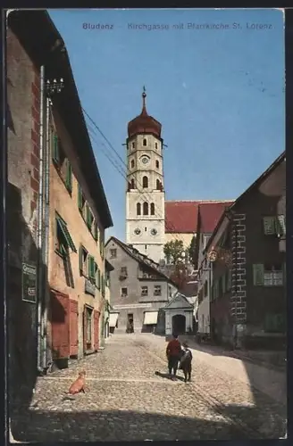 AK Bludenz, Strassenpartie der Kirchgasse mit Pfarrkirche St. Lorenz