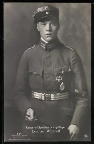 Foto-AK Sanke Nr. 564: Kampfflieger Leutnant Wüsthoff in Uniform