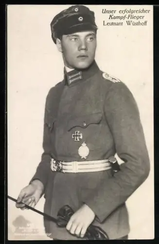 Foto-AK Sanke Nr.563: Unser erfolgreicher Kampfflieger Leutnant Wüsthoff
