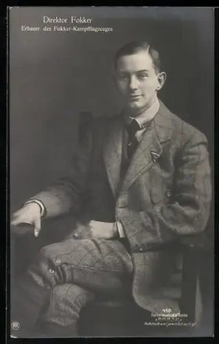 Foto-AK Sanke Nr. 410: Direktor Fokker im Anzug, Erbauer des Fokker-Kampfflugzeuges