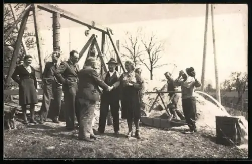 AK Lambach /O.-Ö., Brunnenbau Franz Schierl, Ehepaar bedankt sich für die Arbeiten