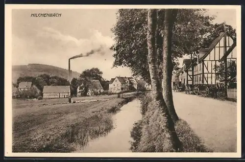 AK Hilchenbach, Fachwerkhäuser, Fabrikschornstein, Flusslauf