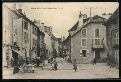 AK Faucogney-et-la-Mer, Place de la République, Rue Thiers