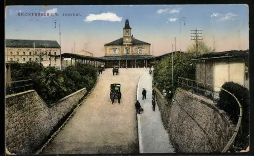 AK Reichenbach i. V., Eingang zum Bahnhof mit Pferdewägen