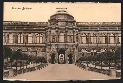 AK Dresden, Zwinger, Blick zur Gemälde-Galerie