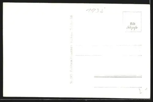 AK Bürserberg /Bludenz, Totalansicht des Ortes und Gebirgspanorama