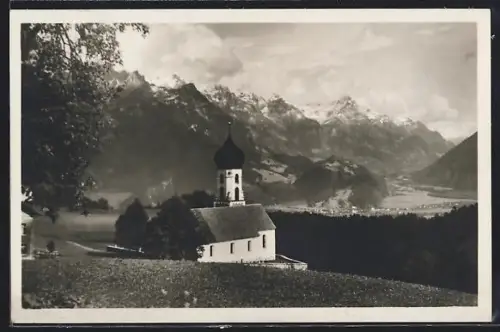 AK Bürserberg, Kirche mit Gebirgspanorama