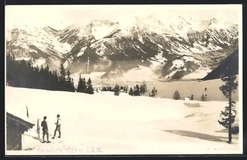 Foto-AK Tschengla, Verschneites Panorama mit Gebirge in der Distanz