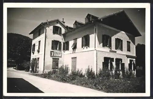 Foto-AK St. Lorenz /O. Ö., Hotel Scharfling mit Garten