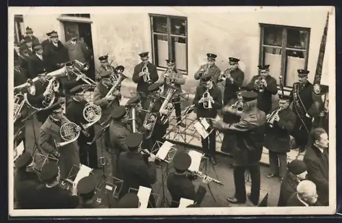 Foto-AK Perg, Kapelle beim Musizieren