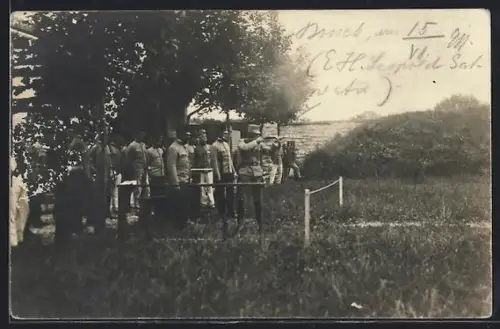 Foto-AK Brucker Lager, Soldaten beim Schiessen auf dem Schiessplatz, 1911
