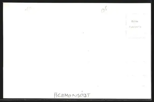 AK Hellmonsödt, Platz mit Kirche und Denkmal, Panorama