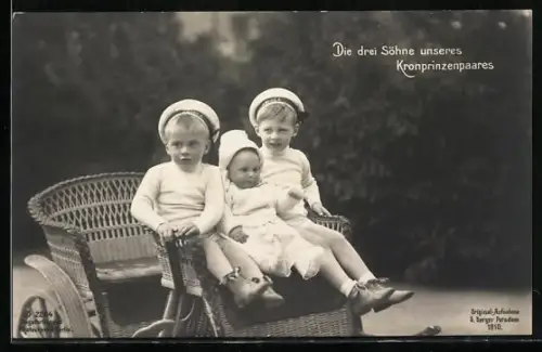 AK Prinz Hubertus mit seien beiden Brüdern, die drei Söhne des Kronprinzenpaares