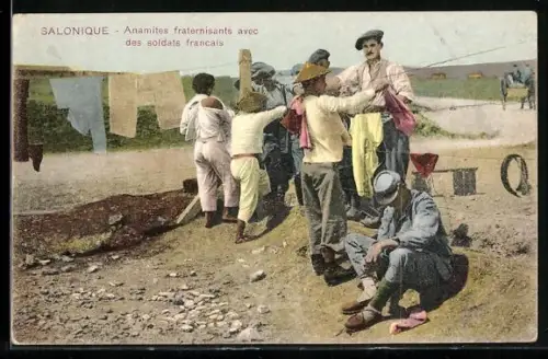 AK Salonique, Anamites fraternisants avec des soldats francais