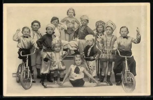 AK Schäfers Universal Lilliputters Troep, Liliputaner mit Fahrrädern