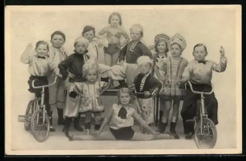 AK Schäfers Universal Lilliputters Troep, Liliputaner mit Fahrrädern