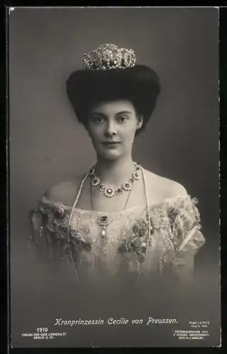 AK Kronprinzessin Cecilie von Preussen, Krone, Portrait