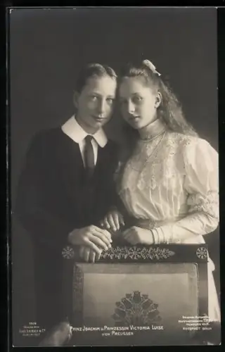 AK Prinz Joachim von Preussen und Prinzessin Victoria Luise im Portrait