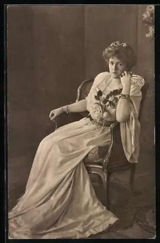 AK Prinzessin Rupprecht von Bayern im Sessel