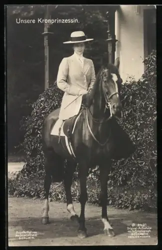 AK Kronprinzessin Cecilie zu Pferd