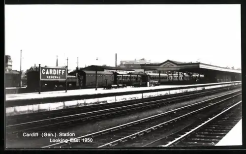 AK Cardiff, View of Cardiff Station, looking east 1950, Bahnhof