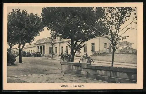 AK Vittel, La Gare, Bahnhof