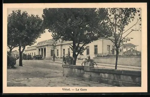 AK Vittel, La Gare, Bahnhof