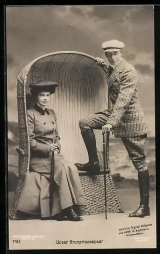 AK Kronprinzessin Cecilie und Friedrich Wilhelm im Strandkorb