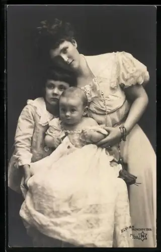 AK Kronprinzessin Rupprecht von Bayern mit ihren Kindern