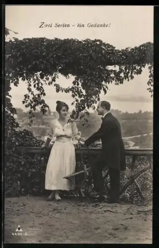 Foto-AK Photochemie Berlin NR 4454-5: Zwei Seelen - ein Gedanke, Paar an einem Geländer