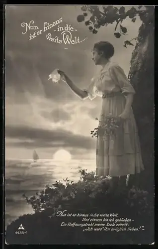 Foto-AK Photochemie Berlin Nr. 4438-1: Frau verabschiedet sich vom Geliebten und winkt mit dem Taschentuch