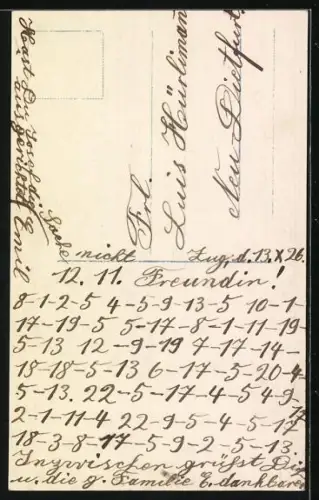 Foto-AK Photochemie Berlin Nr. 5588-1: Mann hält eine Frau im Arm, die einen Korb mit Blumen trägt