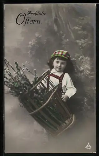 Foto-AK Photochemie Berlin Nr. 7447: Kind mit Korb voller Weidenzweige wünscht fröhliche Ostern