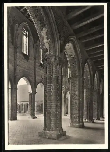 Foto-AK Deutscher Kunstverlag, Nr. 14: Chorin, Ehemaliges Zisterzienserkloster, Langhaus der Kirche mit Kreuzhof