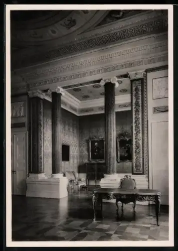 Foto-AK Deutscher Kunstverlag, NR 18a: Potsdam, Schloss Sanssouci, Arbeits- u. Sterbezimmer Friedrichs des Grossen