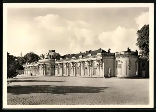 AK Potsdam, Schloss Sanssouci erbaut 1745-47 f. Friedrich den Grossen von G. W. v. Knobelsdorff