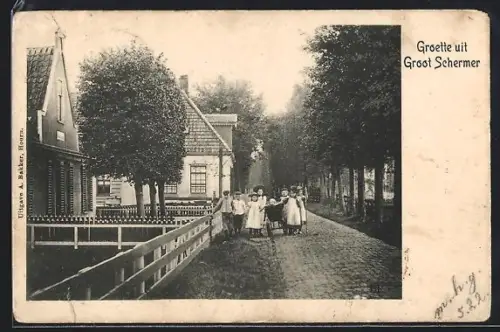 AK Groot Schermer, Strassenpartie mit Kindergruppe