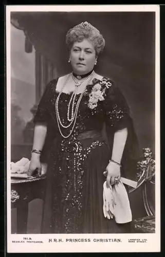 AK Prinzessin Christian von Schleswig-Holstein im kostbaren Kleid