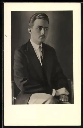 Foto-AK Kronprinz Otto von Österreich im Anzug im Porträt