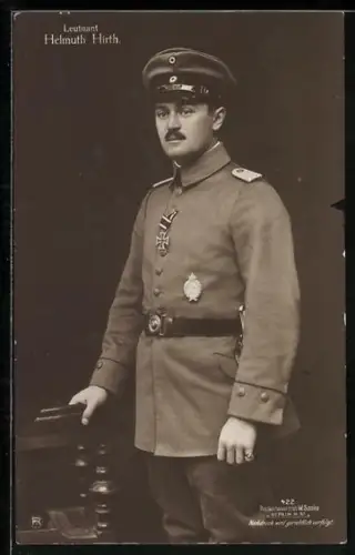 AK Sanke Nr. 422, Kniestück Leutnant Helmuth Hirth in Uniform