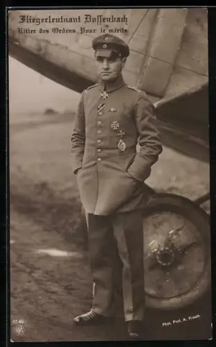 Foto-AK Sanke Nr. 6149: Fliegerleutnant Dossenbach in Uniform mit Flugzeugführerabzeichen und Pour le Merite Orden