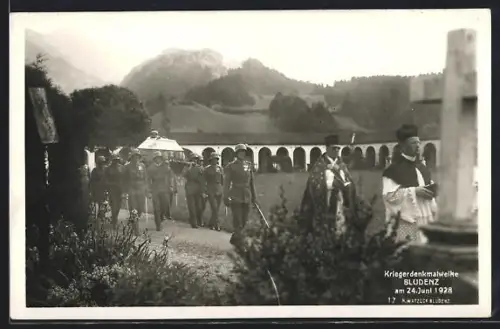 AK Bludenz, Kriegerdenkmalweihe 1928, Soldaten in Uniformen